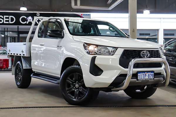 2025 Toyota Hilux SR GUN126R 4X4