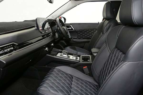 2024 Mitsubishi Outlander Exceed ZM