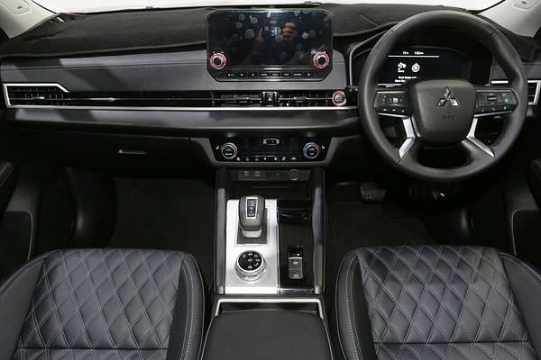 2024 Mitsubishi Outlander Exceed ZM