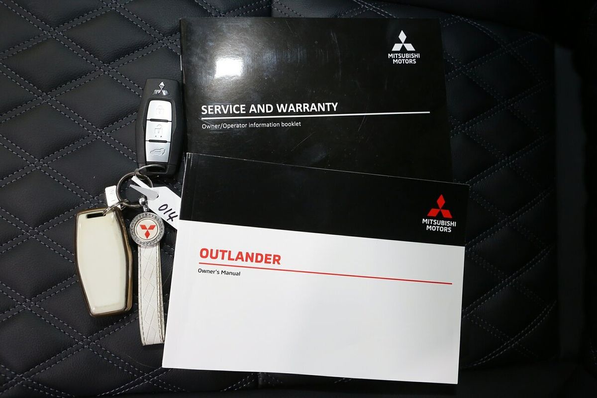 2024 Mitsubishi Outlander Exceed ZM