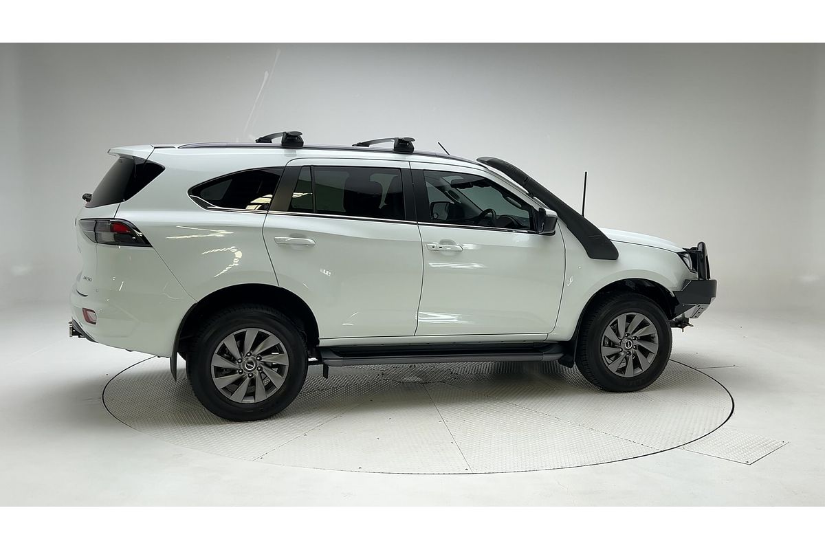 2022 Isuzu MU-X LS-U