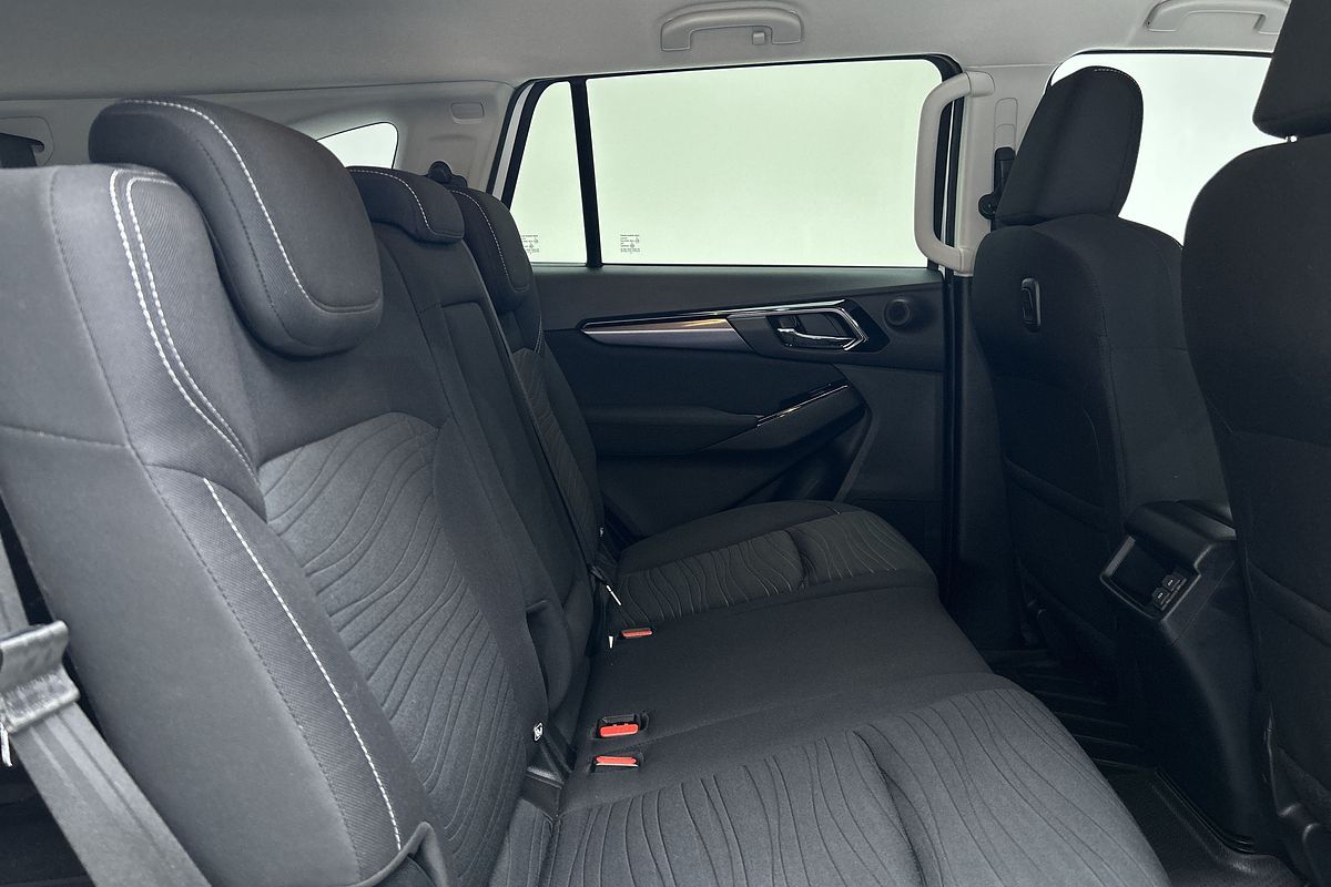 2022 Isuzu MU-X LS-U
