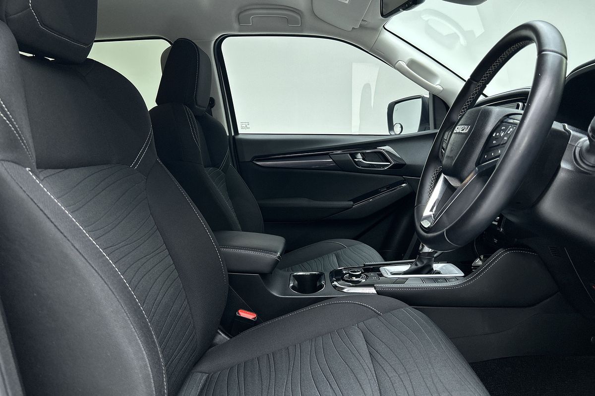 2022 Isuzu MU-X LS-U