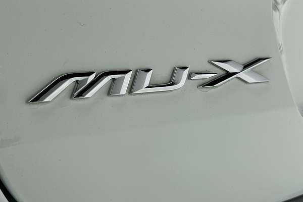 2022 Isuzu MU-X LS-U