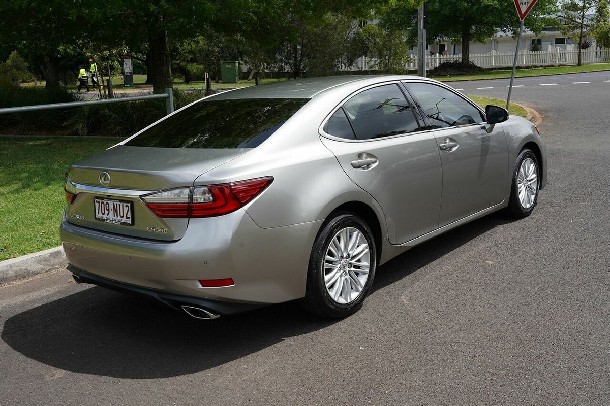 2016 Lexus ES Luxury GSV60R MY16