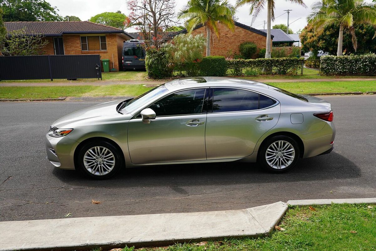 2016 Lexus ES Luxury GSV60R MY16