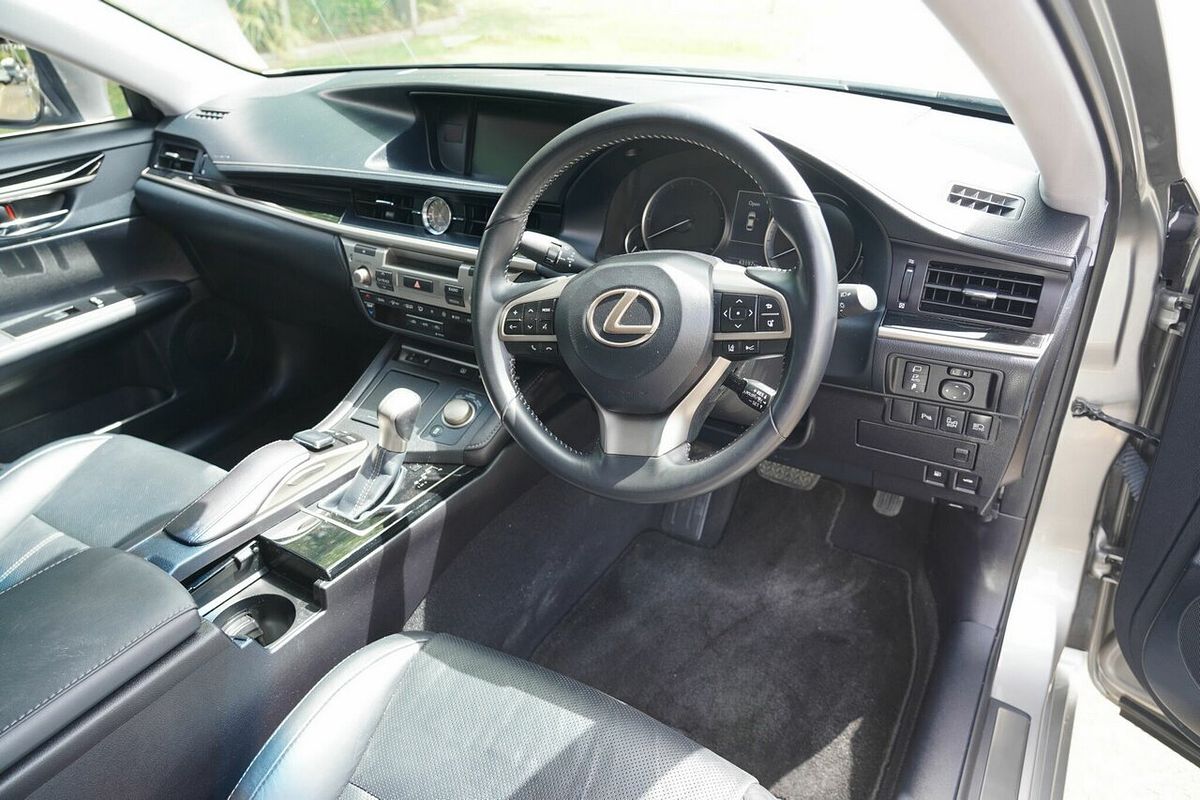 2016 Lexus ES Luxury GSV60R MY16