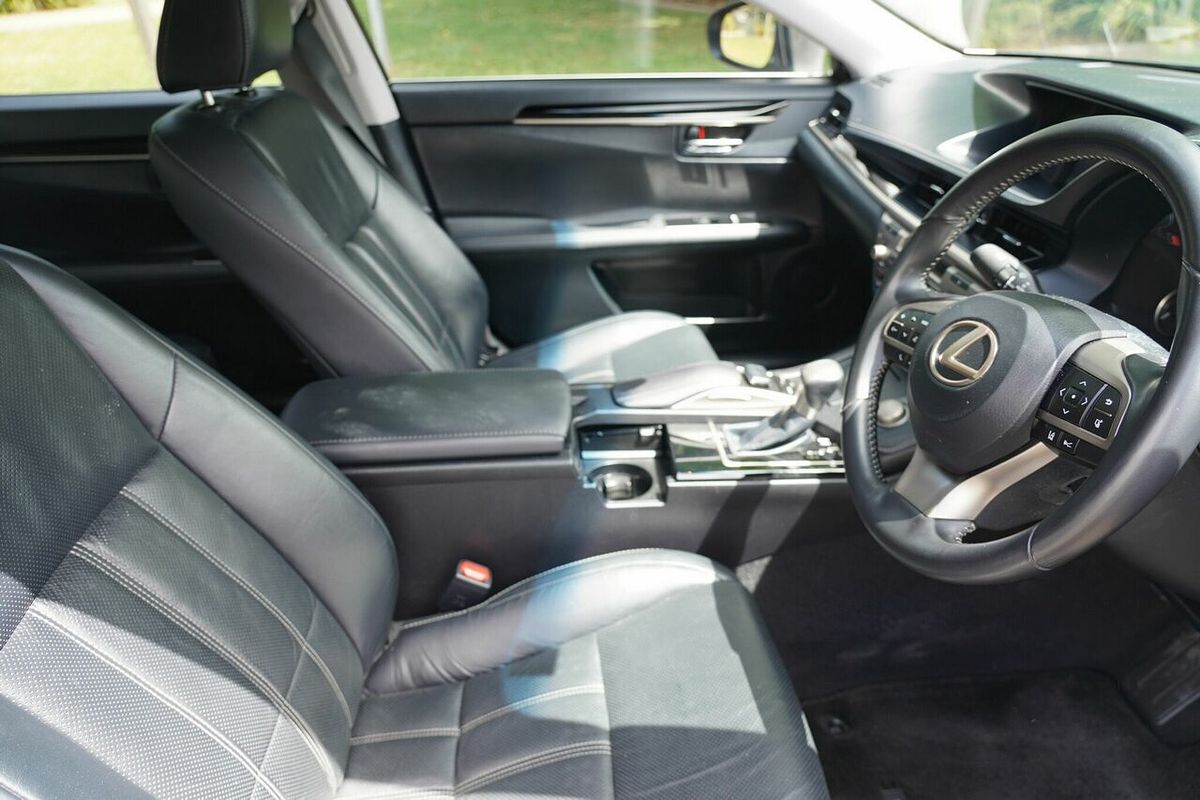 2016 Lexus ES Luxury GSV60R MY16