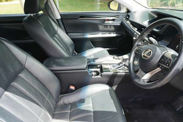 2016 Lexus ES Luxury GSV60R MY16
