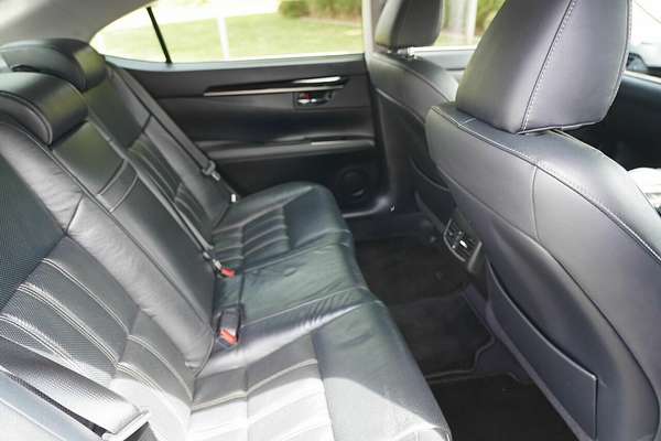 2016 Lexus ES Luxury GSV60R MY16