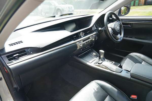 2016 Lexus ES Luxury GSV60R MY16