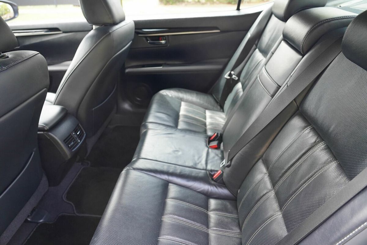 2016 Lexus ES Luxury GSV60R MY16