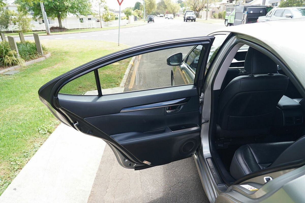 2016 Lexus ES Luxury GSV60R MY16