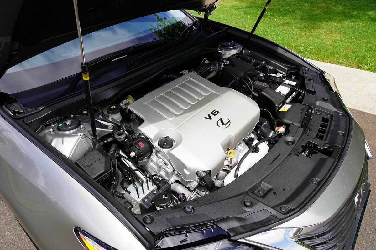 2016 Lexus ES Luxury GSV60R MY16
