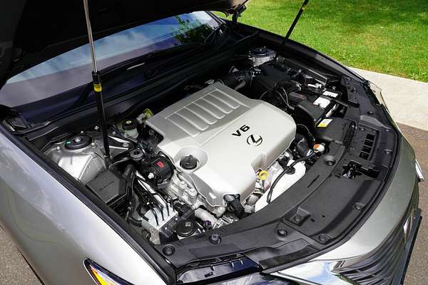 2016 Lexus ES Luxury GSV60R MY16