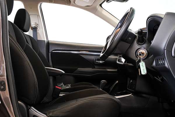 2021 Mitsubishi Outlander ES ZL