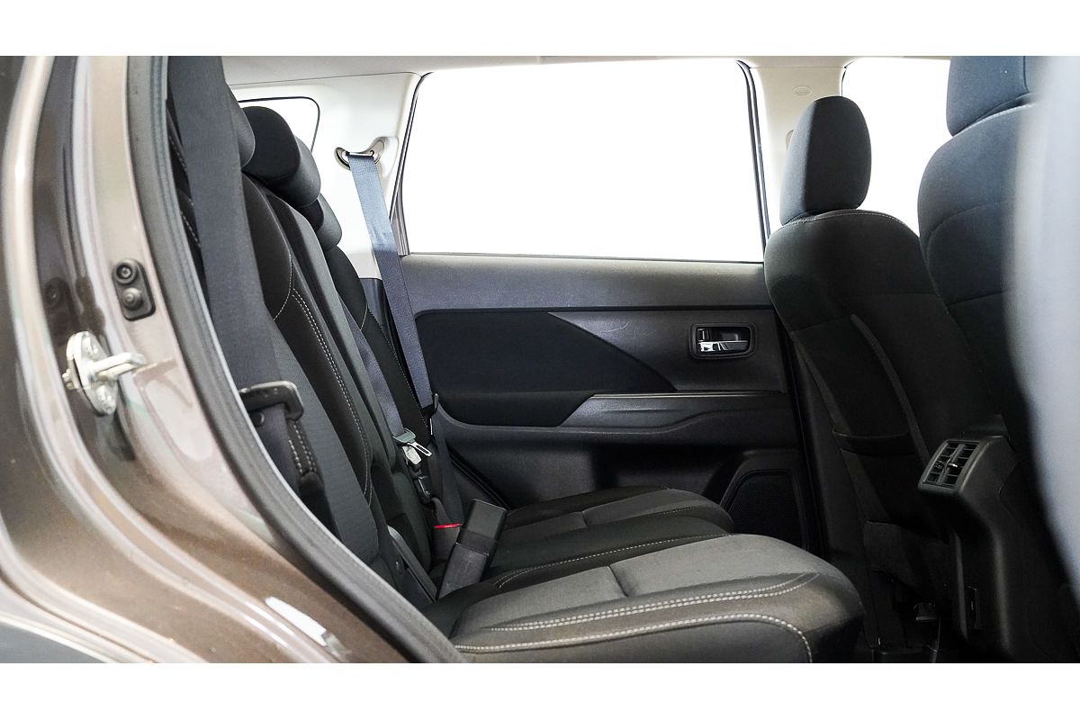 2021 Mitsubishi Outlander ES ZL