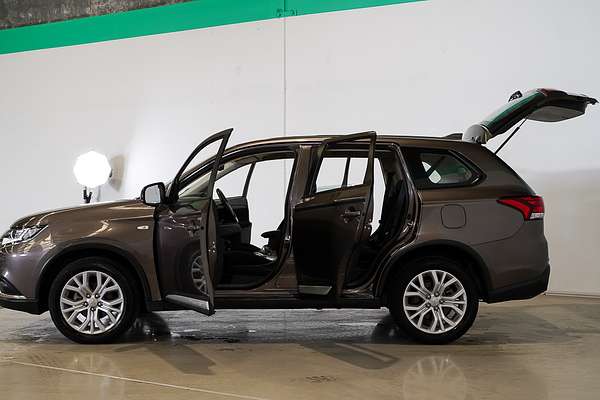 2021 Mitsubishi Outlander ES ZL