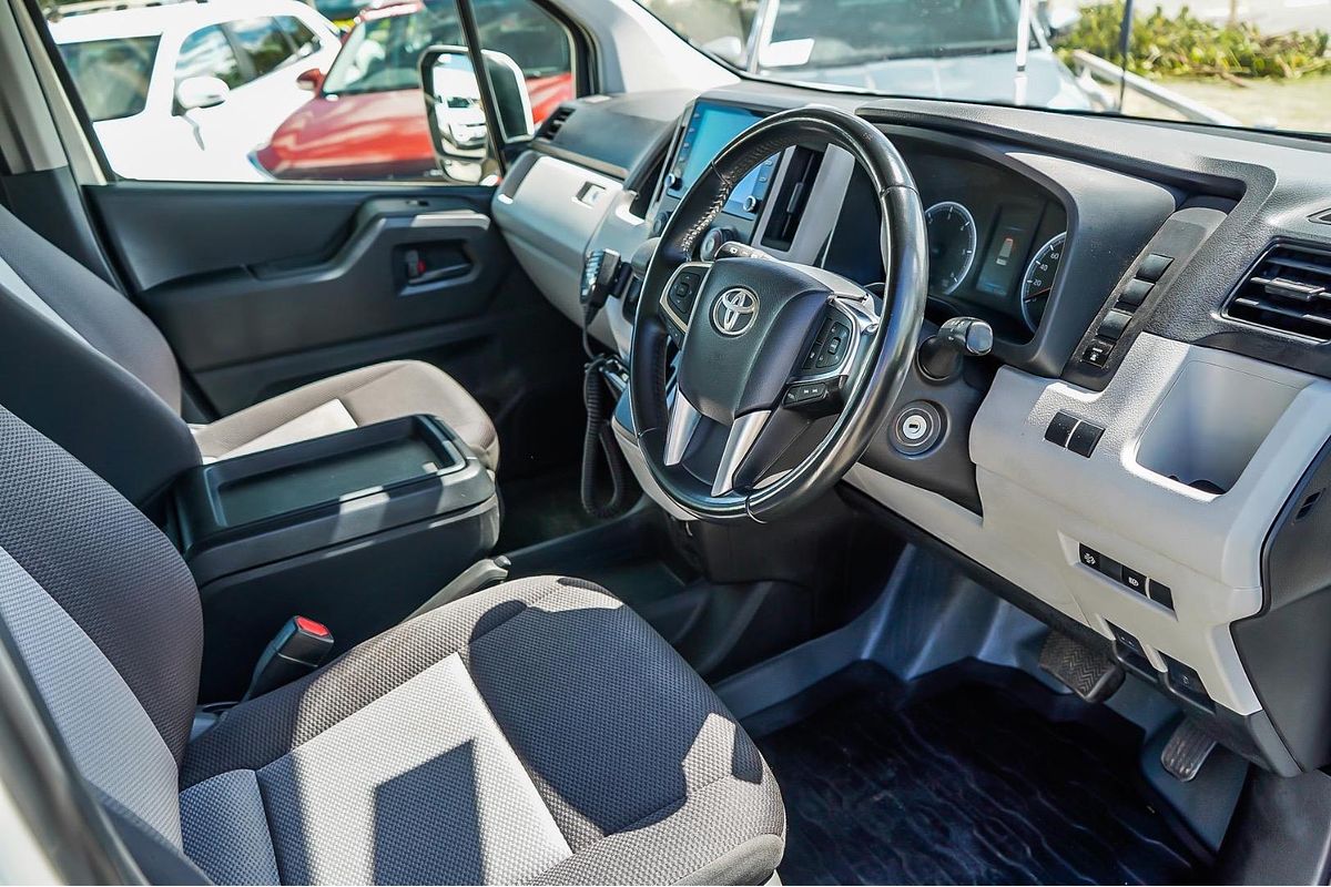 2022 Toyota Hiace Commuter GDH322R ELWB High Roof
