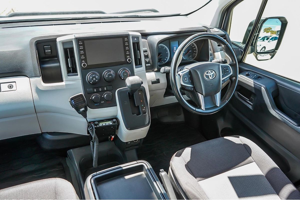 2022 Toyota Hiace Commuter GDH322R ELWB High Roof