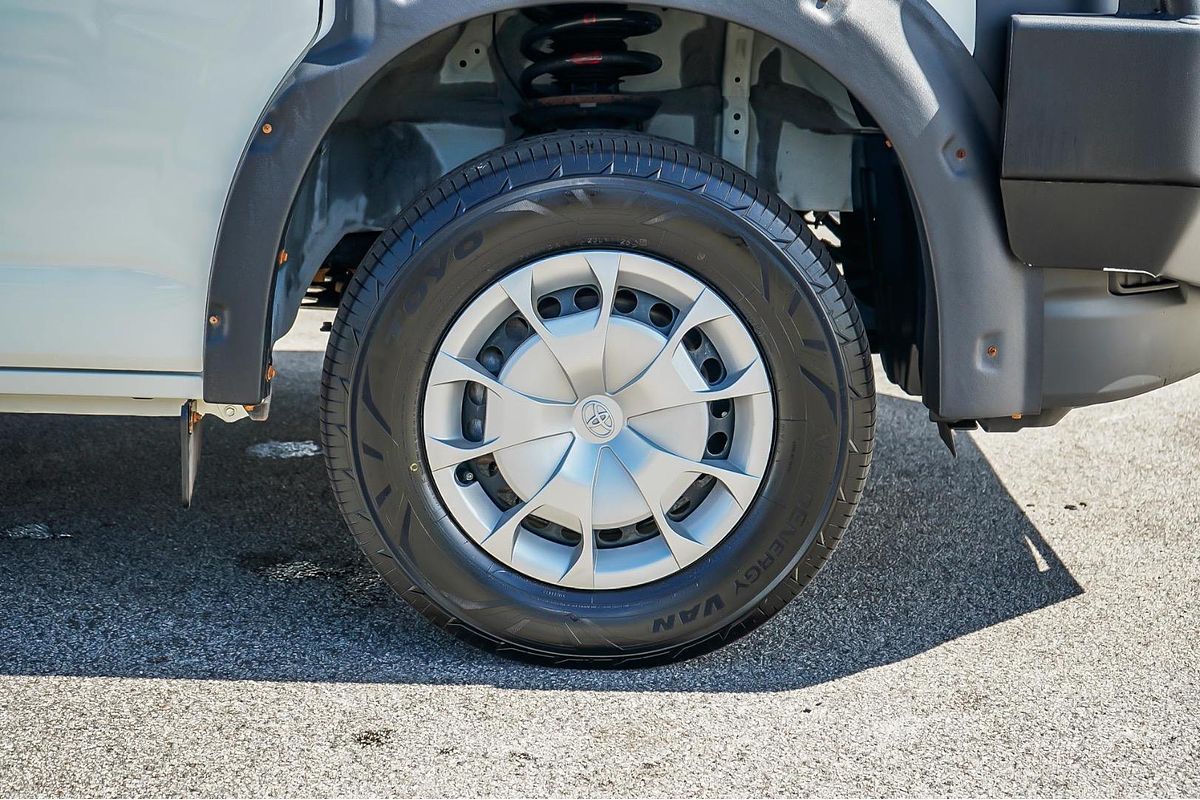 2022 Toyota Hiace Commuter GDH322R ELWB High Roof