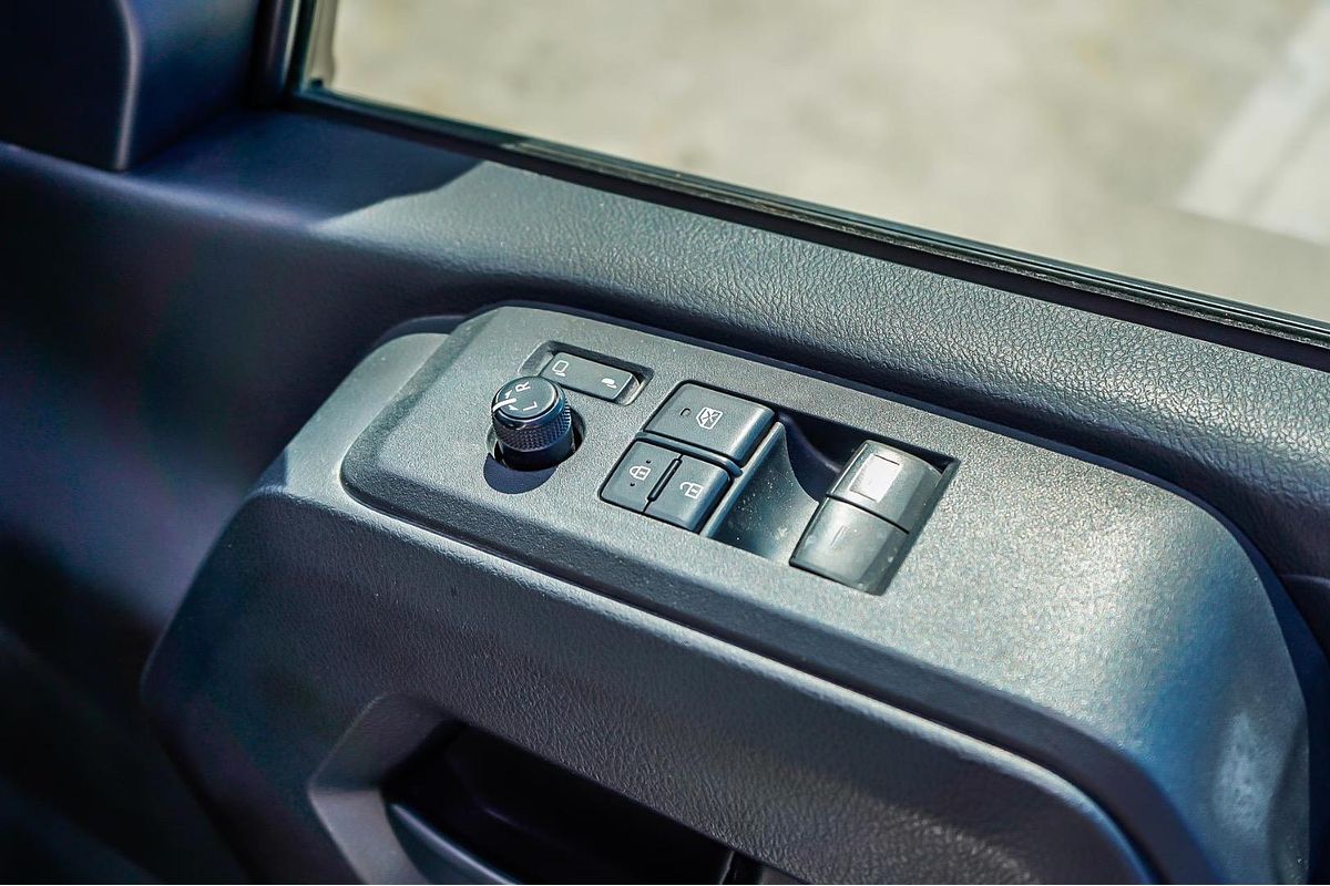 2022 Toyota Hiace Commuter GDH322R ELWB High Roof