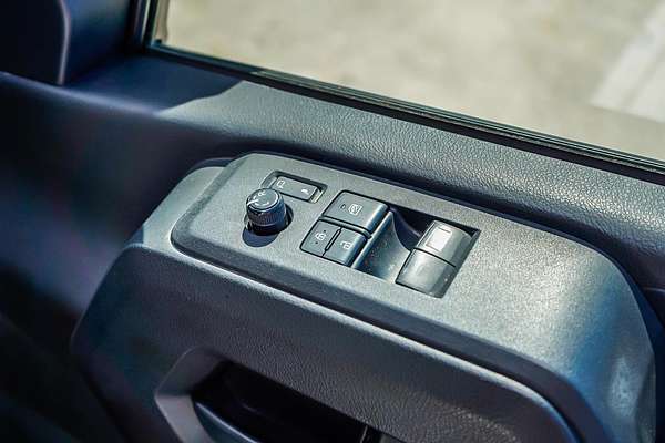 2022 Toyota Hiace Commuter GDH322R ELWB High Roof