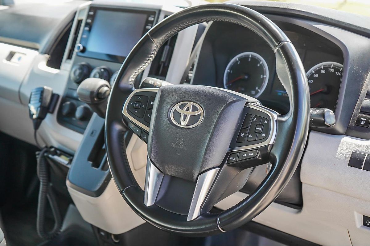 2022 Toyota Hiace Commuter GDH322R ELWB High Roof