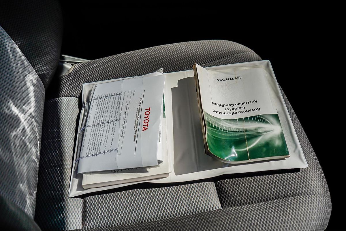 2022 Toyota Hiace Commuter GDH322R ELWB High Roof