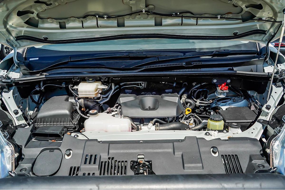 2022 Toyota Hiace Commuter GDH322R ELWB High Roof