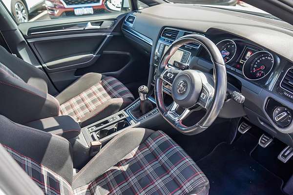 2016 Volkswagen Golf GTI 7
