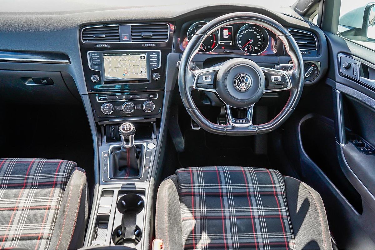 2016 Volkswagen Golf GTI 7