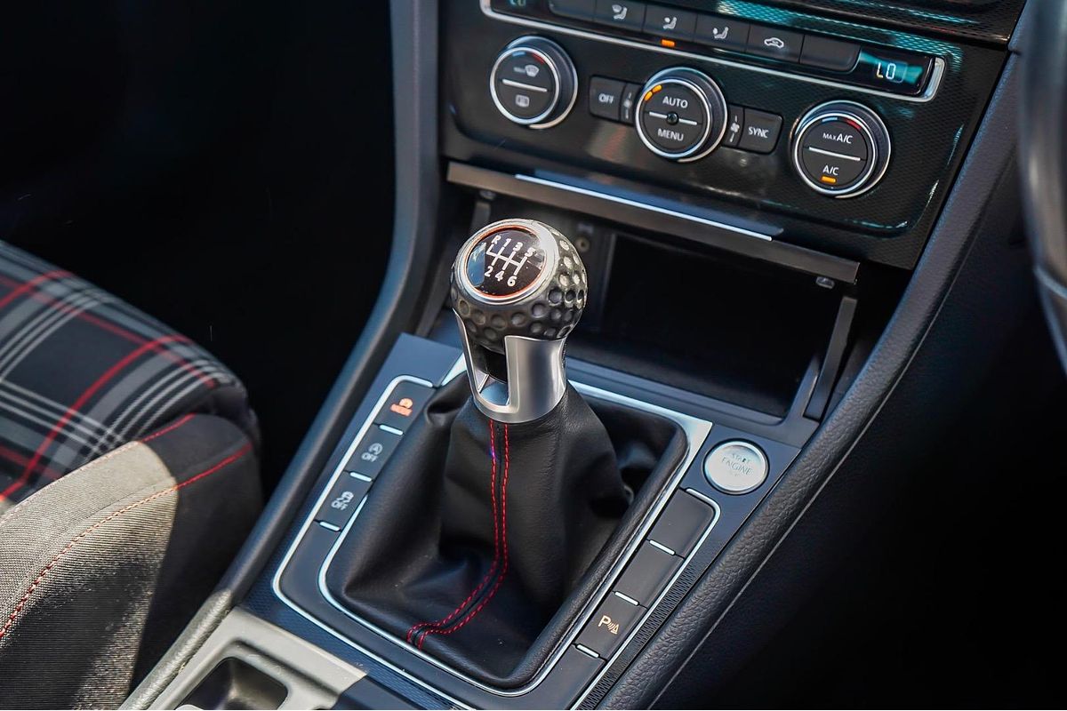 2016 Volkswagen Golf GTI 7