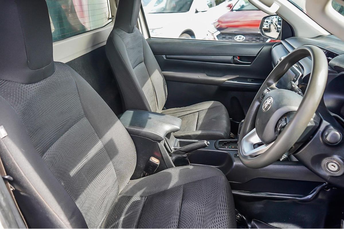 2020 Toyota Hilux SR GUN126R 4X4
