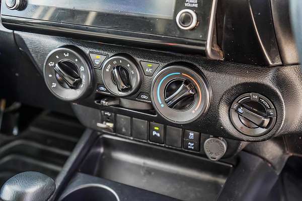 2020 Toyota Hilux SR GUN126R 4X4