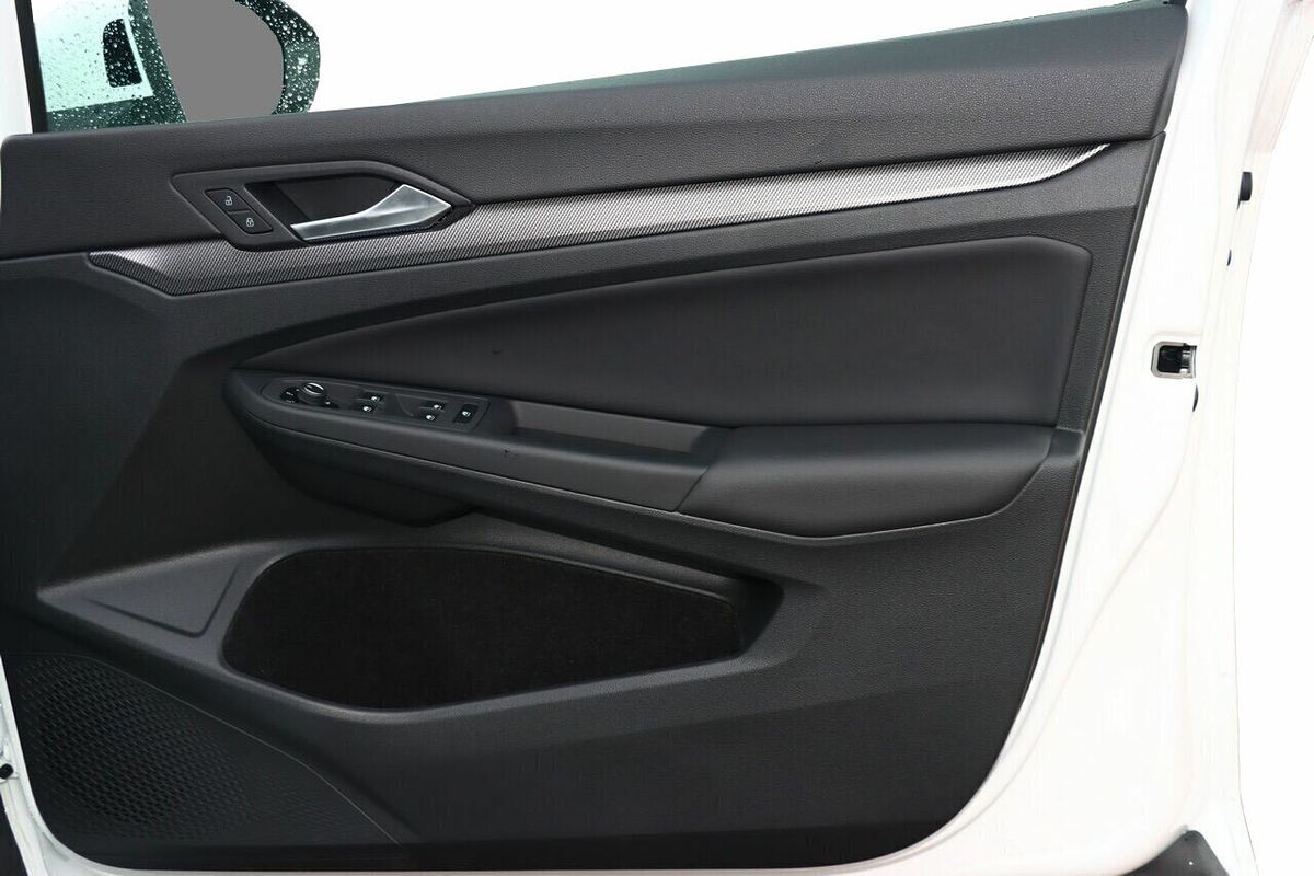 2025 Volkswagen Golf 110TSI R-Line 8.5