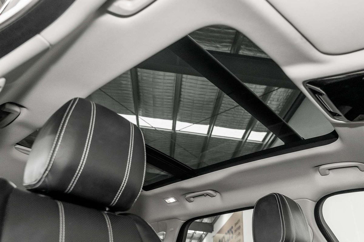 2019 Land Rover Range Rover Velar P250 L560