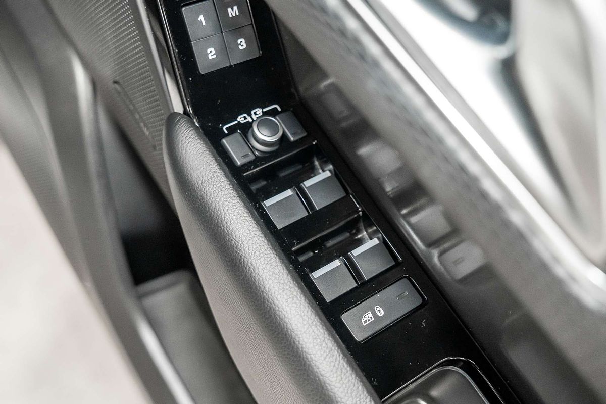 2019 Land Rover Range Rover Velar P250 L560