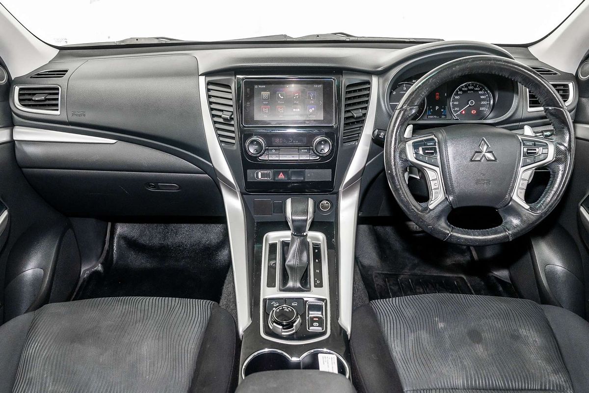 2016 Mitsubishi Pajero Sport GLX QE