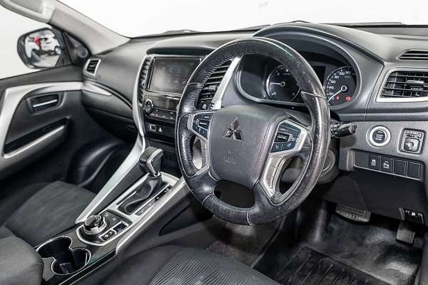 2016 Mitsubishi Pajero Sport GLX QE