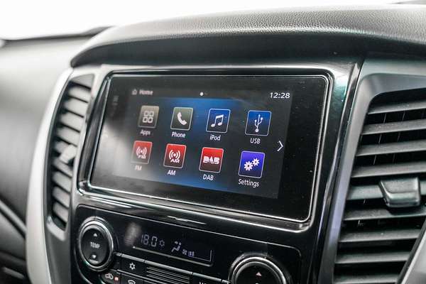 2016 Mitsubishi Pajero Sport GLX QE