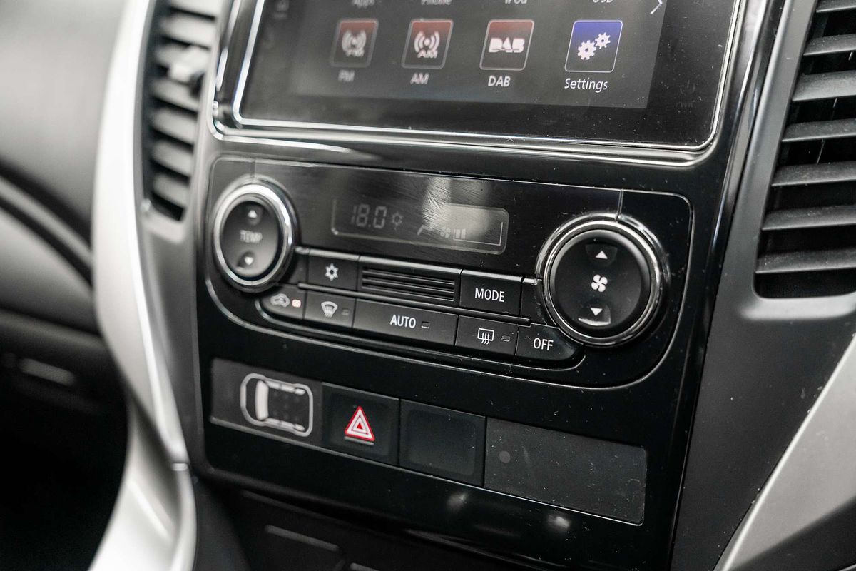 2016 Mitsubishi Pajero Sport GLX QE