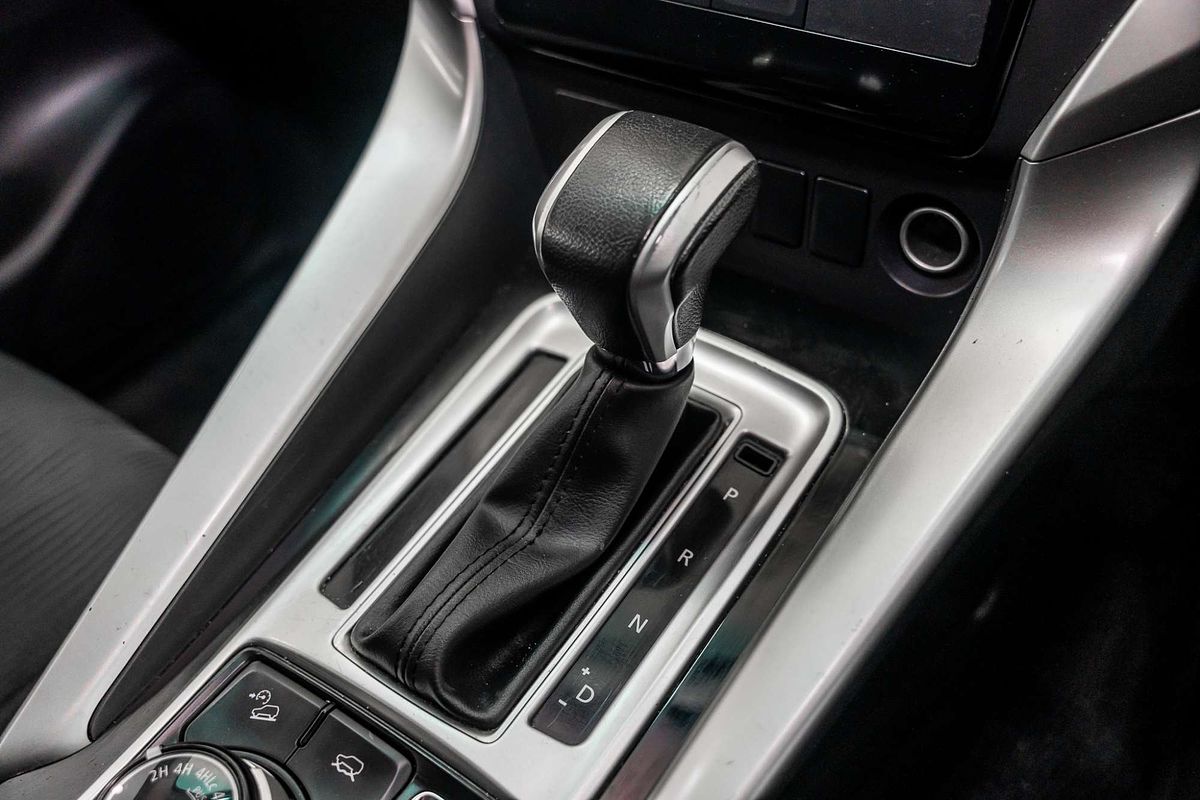 2016 Mitsubishi Pajero Sport GLX QE