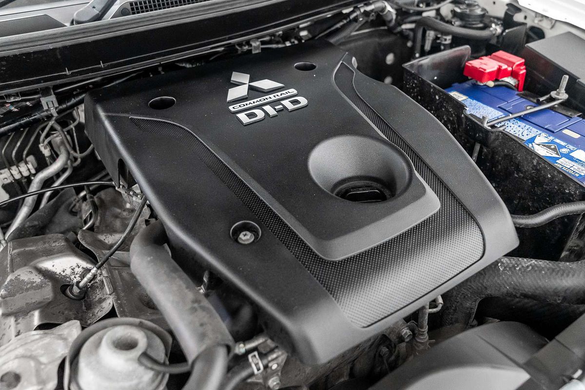 2016 Mitsubishi Pajero Sport GLX QE