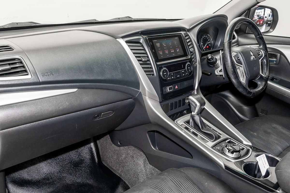 2016 Mitsubishi Pajero Sport GLX QE