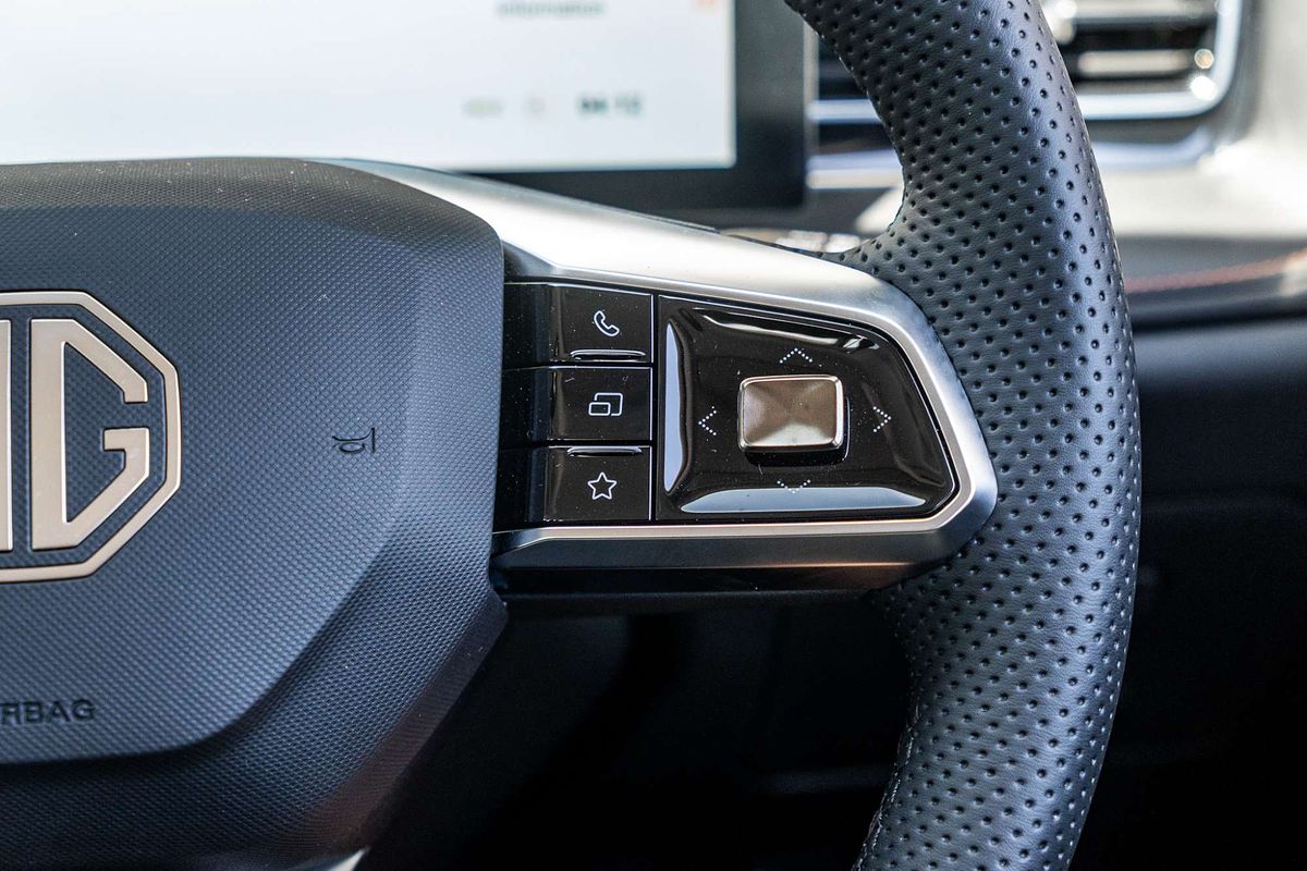 2025 MG HS Hybrid+ Excite AS33H