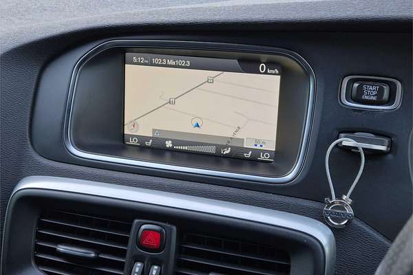 2013 Volvo V40 T5 R-Design