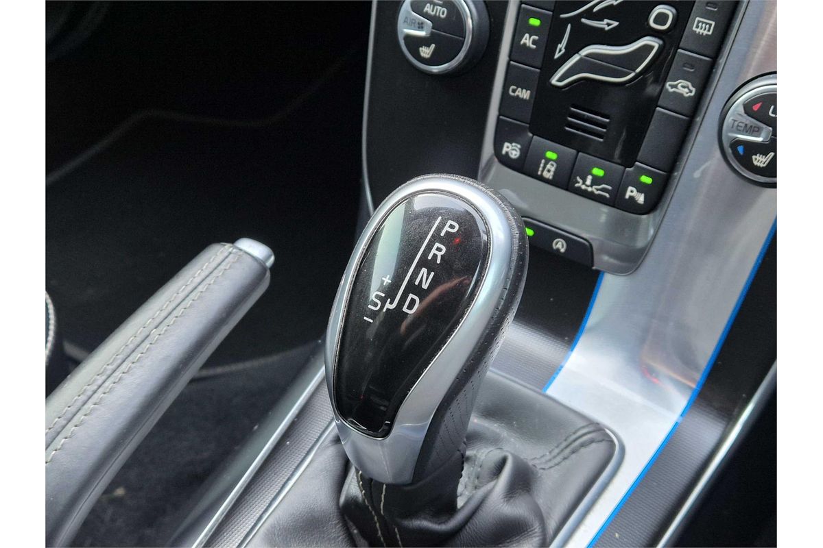 2013 Volvo V40 T5 R-Design