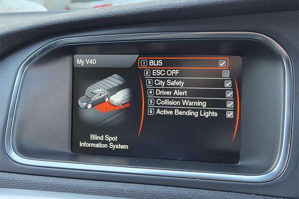 2013 Volvo V40 T5 R-Design