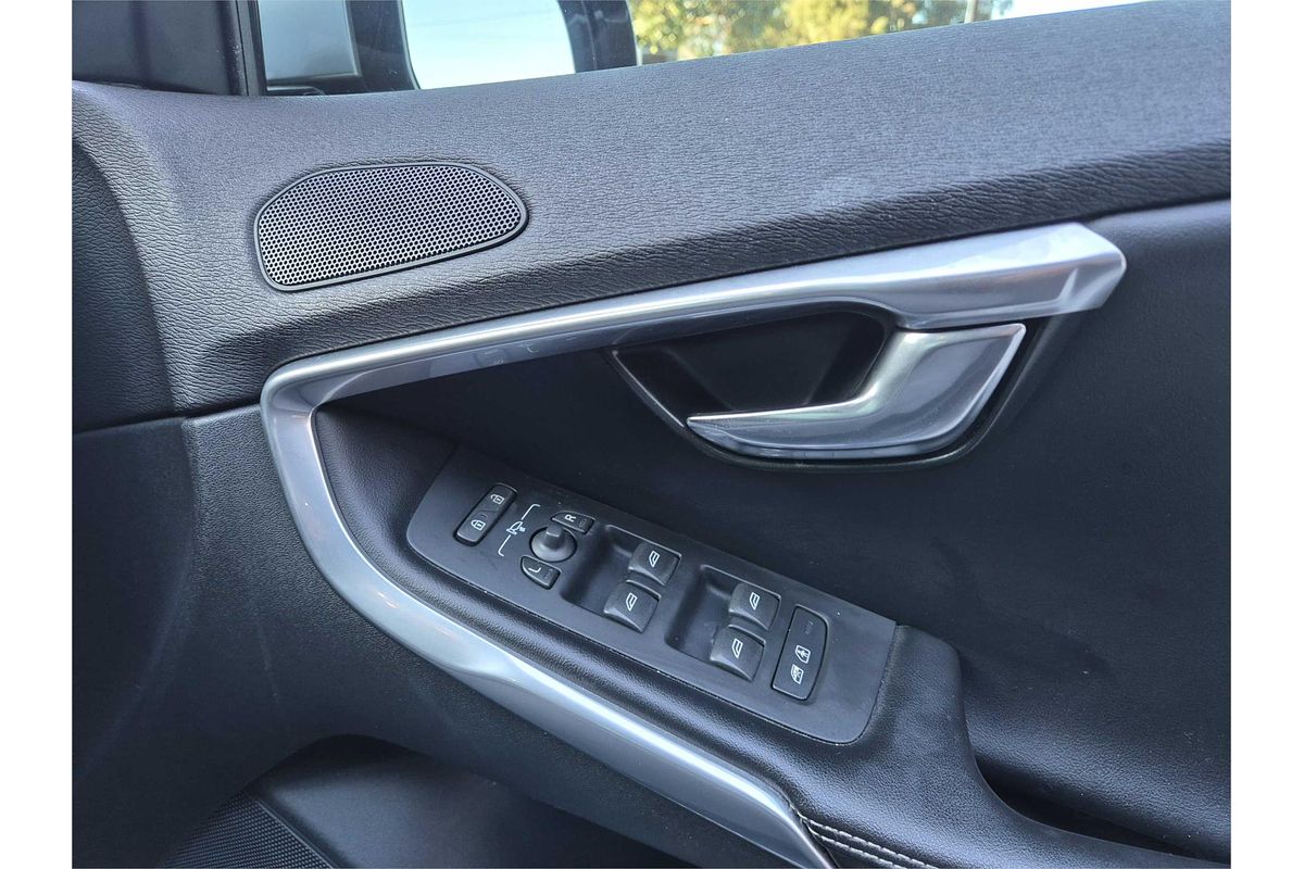 2013 Volvo V40 T5 R-DESIGN M MY14